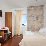 Pensión Supreme 4*